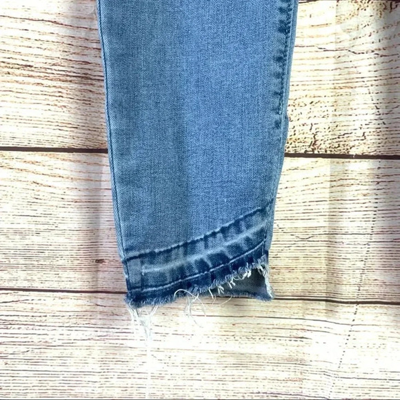 Old Navy Rockstar Pull On Mid Rise Raw Edge Hem Skinny Pants Women’s Size 8 Blue - Picture 4 of 10